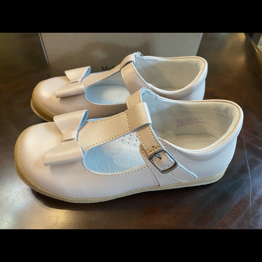 Brand new Lamour girls shoes size 2